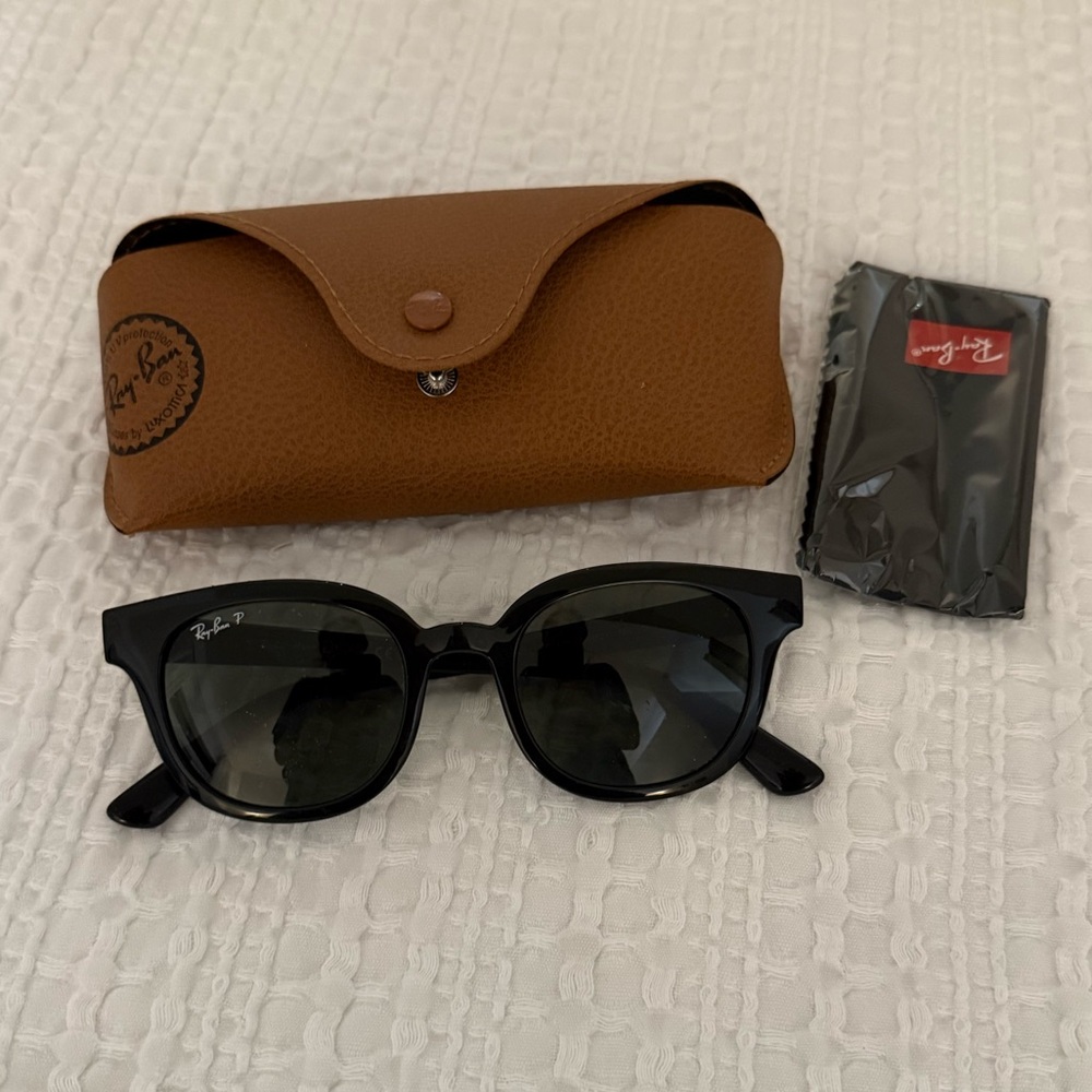 RayBan RB 4324 Sunglasses/Black/Used Fair/Acceptable/**Please Read Description